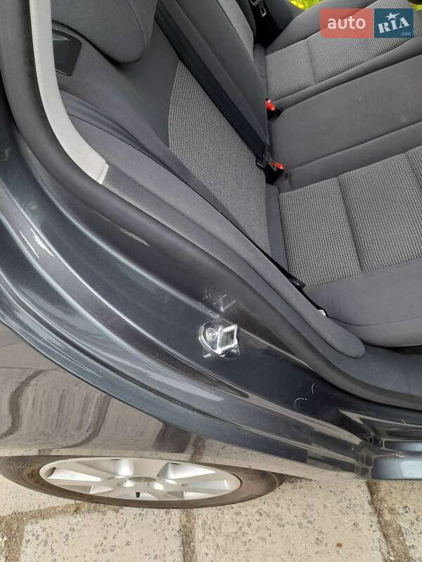 Універсал Volkswagen Golf 2009 в Києві