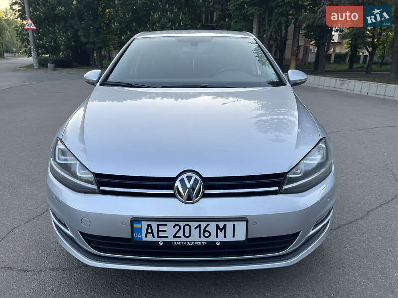 Хэтчбек Volkswagen Golf 2014 в 