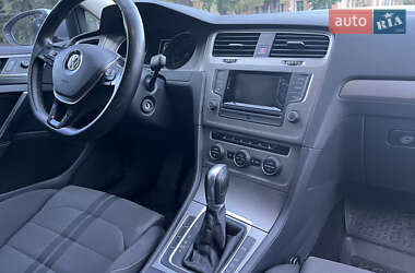Хэтчбек Volkswagen Golf 2014 в 
