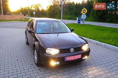 Хетчбек Volkswagen Golf 2003 в 