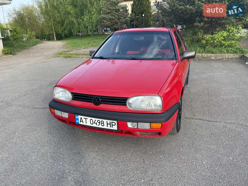 Хетчбек Volkswagen Golf 1994 в 