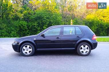 Хетчбек Volkswagen Golf 2003 в 
