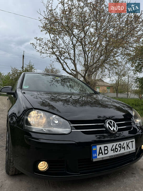 Хетчбек Volkswagen Golf 2008 в 