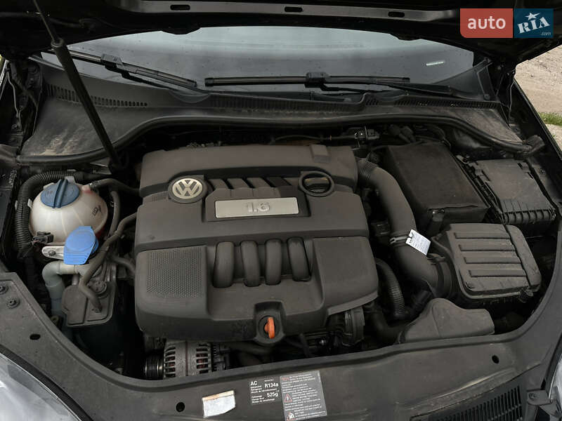 Хэтчбек Volkswagen Golf 2008 в Липовце