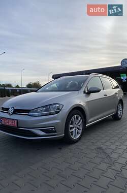 Універсал Volkswagen Golf 2017 в 