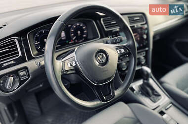 Універсал Volkswagen Golf 2017 в 