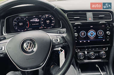 Універсал Volkswagen Golf 2017 в 