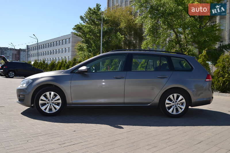 Универсал Volkswagen Golf 2015 в Днепре