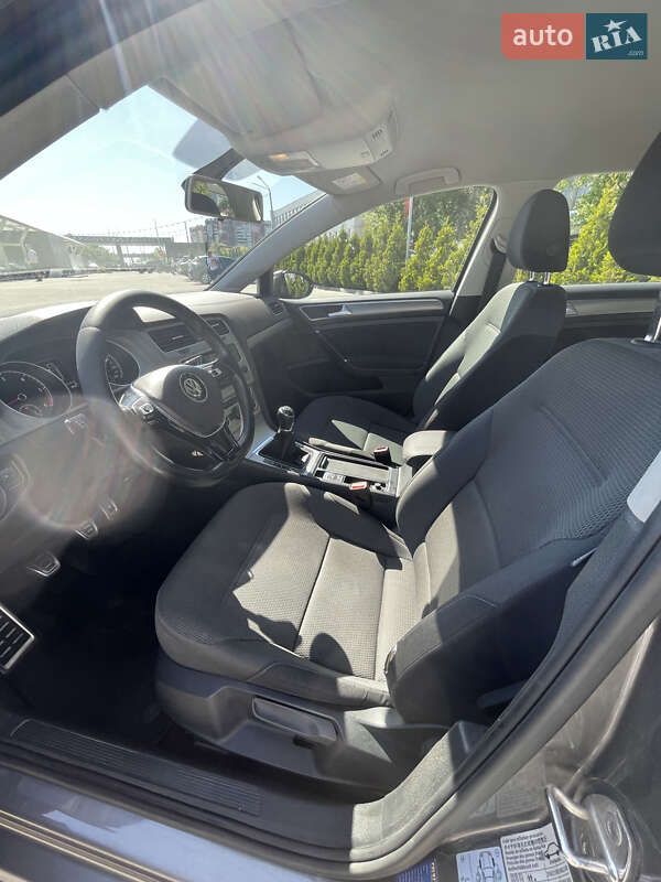 Универсал Volkswagen Golf 2015 в Днепре