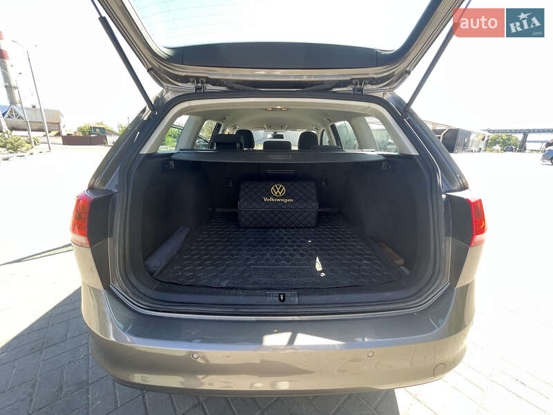 Универсал Volkswagen Golf 2015 в Днепре