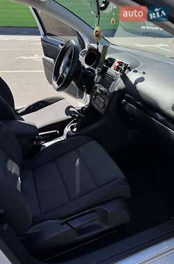 Хетчбек Volkswagen Golf 2010 в 