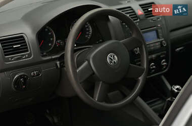 Хэтчбек Volkswagen Golf 2006 в 