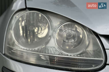 Хэтчбек Volkswagen Golf 2006 в 