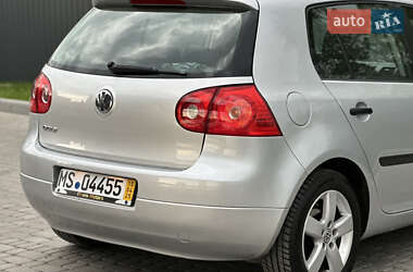 Хэтчбек Volkswagen Golf 2006 в 
