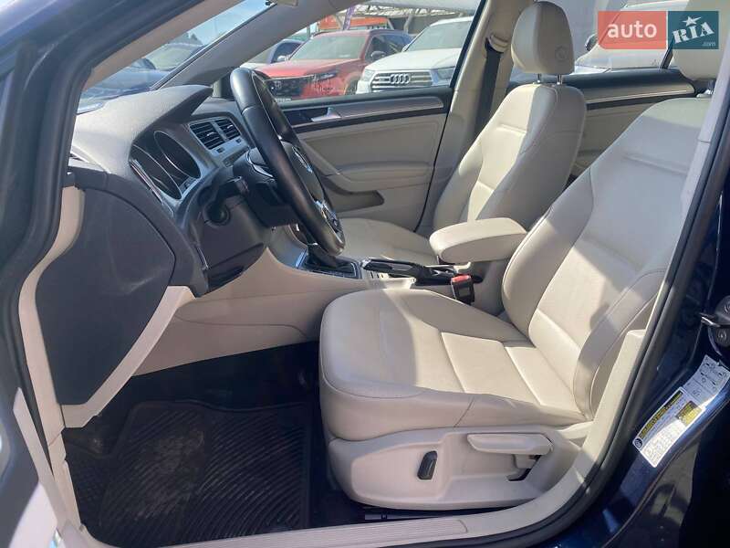 Універсал Volkswagen Golf 2016 в Львові