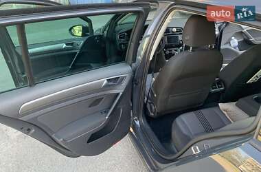 Универсал Volkswagen Golf 2017 в 