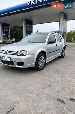 Хэтчбек Volkswagen Golf 1998 в Городке