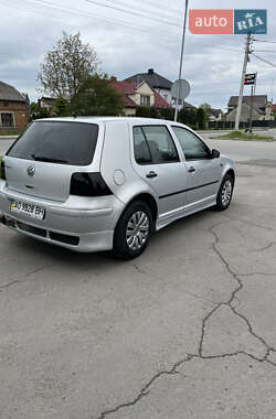 Хэтчбек Volkswagen Golf 1998 в 