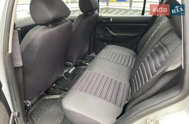 Універсал Volkswagen Golf 2000 в 