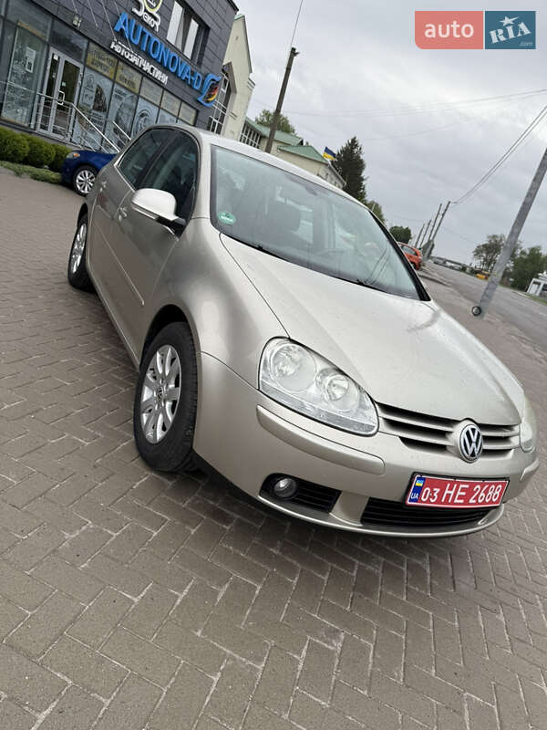 Хэтчбек Volkswagen Golf 2005 в Белой Церкви
