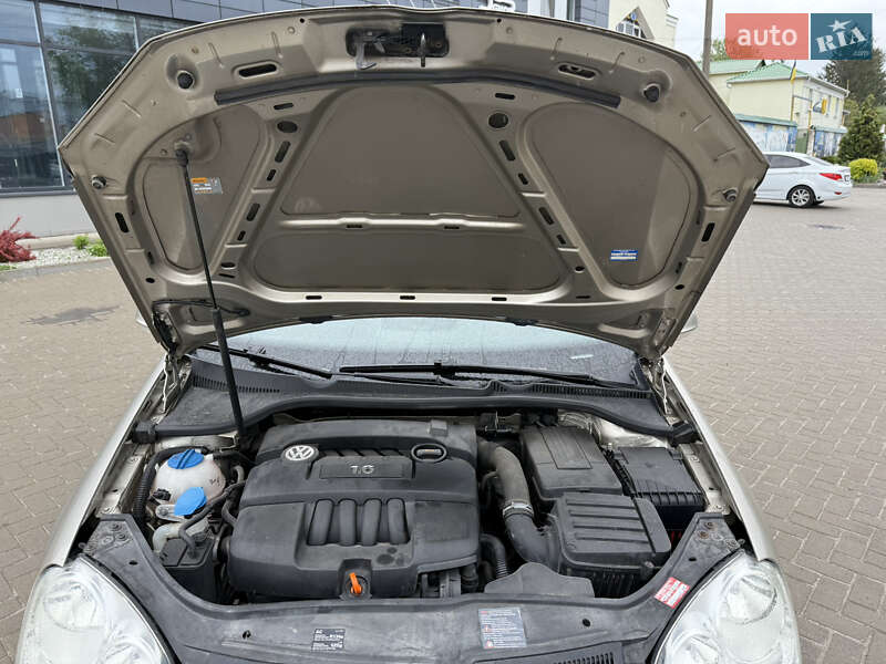 Хэтчбек Volkswagen Golf 2005 в Белой Церкви