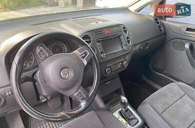 Хетчбек Volkswagen Golf 2011 в 