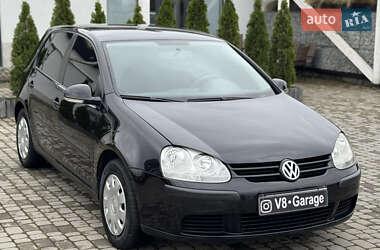 Хетчбек Volkswagen Golf 2004 в Іршаві