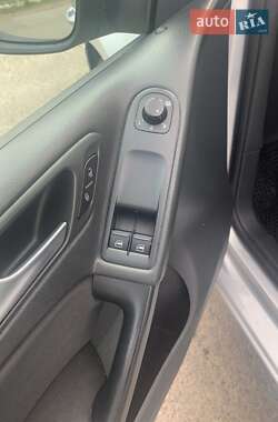 Хэтчбек Volkswagen Golf 2009 в 