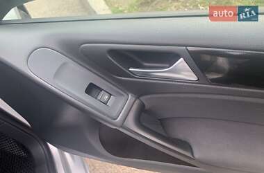 Хэтчбек Volkswagen Golf 2009 в 