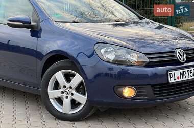 Хэтчбек Volkswagen Golf 2010 в 