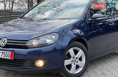 Хэтчбек Volkswagen Golf 2010 в 