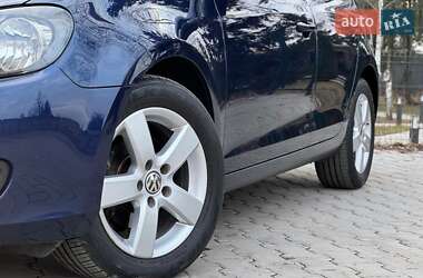 Хэтчбек Volkswagen Golf 2010 в 