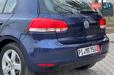 Хэтчбек Volkswagen Golf 2010 в 