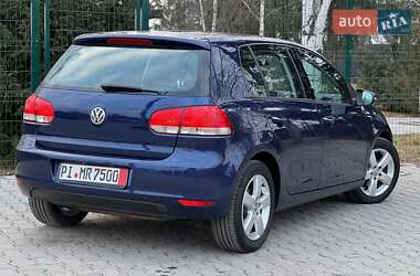 Хэтчбек Volkswagen Golf 2010 в 