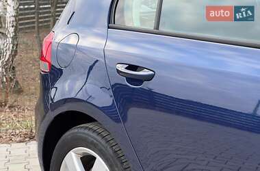 Хэтчбек Volkswagen Golf 2010 в 