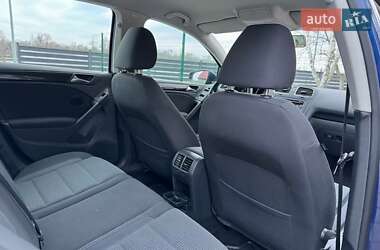 Хэтчбек Volkswagen Golf 2010 в 