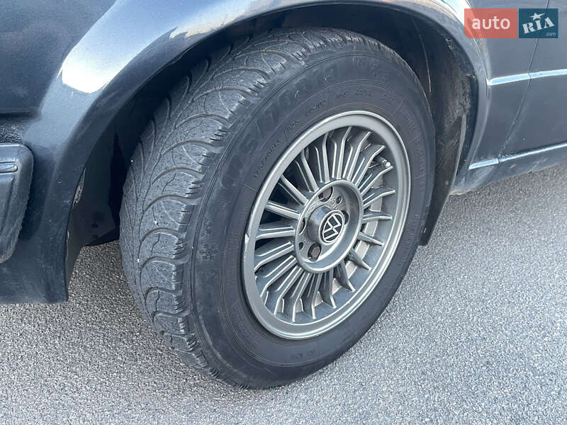 Хэтчбек Volkswagen Golf 1986 в Днепре