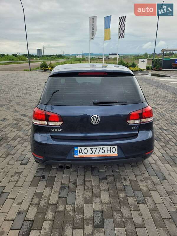 Хэтчбек Volkswagen Golf 2012 в Хусте