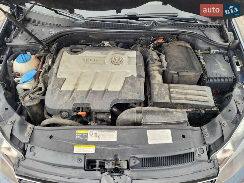 Хэтчбек Volkswagen Golf 2012 в Хусте