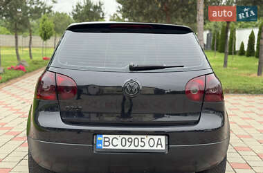 Хетчбек Volkswagen Golf 2004 в 