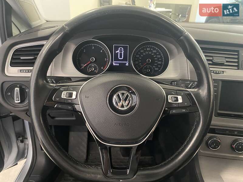 Універсал Volkswagen Golf 2015 в Ірпені
