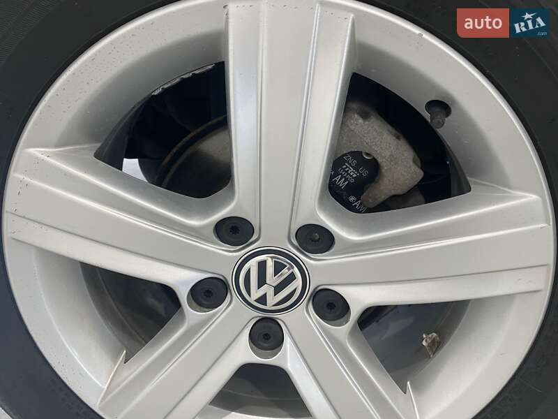 Універсал Volkswagen Golf 2015 в Ірпені