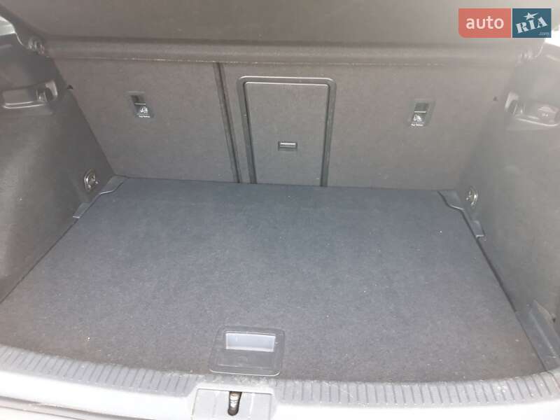 Хэтчбек Volkswagen Golf 2020 в Днепре