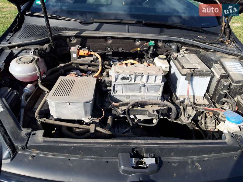 Хэтчбек Volkswagen Golf 2020 в Днепре