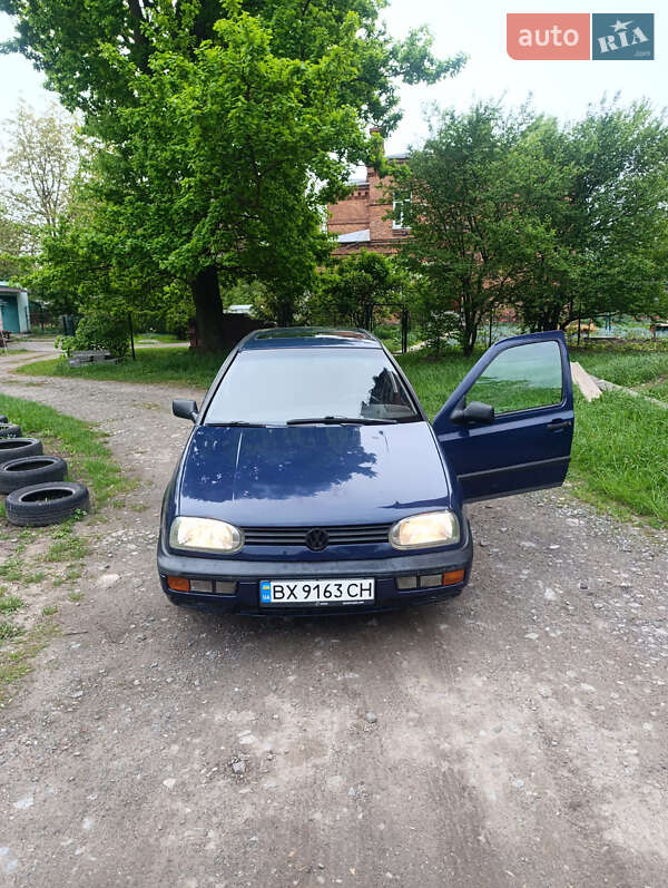 Хетчбек Volkswagen Golf 1994 в Хмельницькому
