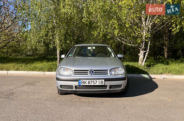 Хэтчбек Volkswagen Golf 2002 в Запорожье