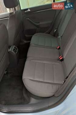Універсал Volkswagen Golf 2010 в 