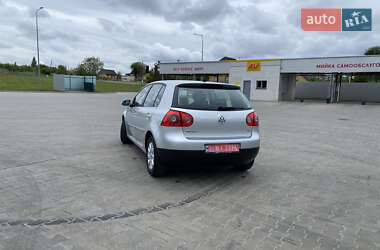 Хетчбек Volkswagen Golf 2005 в 
