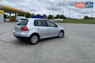 Хетчбек Volkswagen Golf 2005 в 