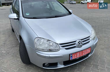 Хетчбек Volkswagen Golf 2005 в 